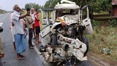 सिद्धार्थनगर में तेज रफ्तार बोलेरो ने ट्रक को मारी टक्कर, 8 की मौत; CM योगी ने जताया शोक