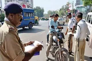 मुंबई में बाइक के पीछे बैठने वालों को भी अब लगाना पड़ेगा हेलमेट, लाइसेंस तक हो सकता सस्पेंड...जानें क्या है ताजा अपडेट