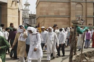 ज्ञानवापी मामला LIVE: कड़ी सुरक्षा में हो रही जुमे की नमाज, अलर्ट जारी, लोगों से की गई ये अपील