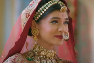 Yeh Rishta Kya Kehlata Hai: Akshara Aka Pranali Rathod's Diamond Studded Red Bridal Lehenga Costs a Whopping Amount