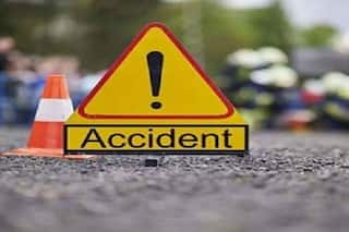 मध्य प्रदेश: शादी में जा रहा मिनी ट्रक पुलिया से गिरा, तीन की मौके पर ही मौत और 26 घायल