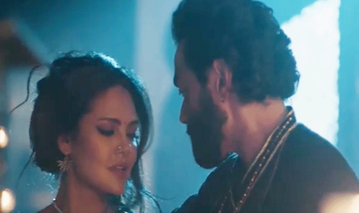 आश्रम-3: 'बाबा निराला' को रिझाने के लिए Esha Gupta ने आजमाए सारे पैंतरे, फिर दिल के मजबूर हुए बॉबी देओल