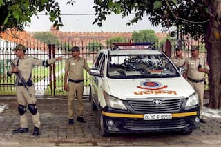 Delhi Police Driver Recruitment 2022 : दिल्ली पुलिस में 12वीं पास के लिए बंपर वैकेंसी, जानिये कैसे होगा चयन, क्‍या है आवदेन की तारीख और योग्‍यता