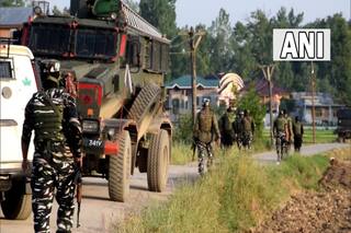 जम्मू कश्मीर: अवंतीपोरा में सेना और आतंकियों के बीच मुठभेड़, 2 आतंकवादी ढेर