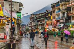ये हैं वो खूबसूरत हिल स्टेशन जहां टूरिस्ट कर सकते हैं सस्ते में बस से यात्रा