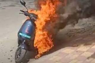 विदेशी बैटरी हो सकती हैं इलेक्ट्रिक वाहनों में आग लगने का कारण, नीति आयोग के सदस्य ने कही ये बात