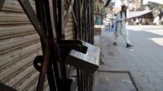 पाकिस्तान में गहराता आर्थिक संकट, अब उठी लग्जरी सामान के आयात पर रोक लगाने की मांग