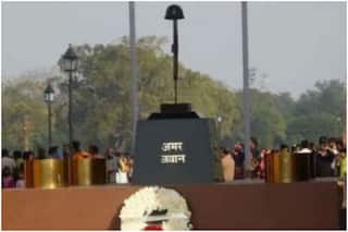 1971 के शहीदों के प्रतीक राइफल और हेलमेट को इंडिया गेट से हटाया गया, राष्ट्रीय युद्ध स्मारक में स्थापित