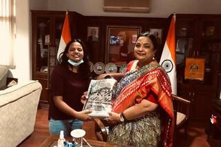 झोपड़ पट्टी में पैदा हुई फिर पिता के साथ सिग्नल पर फूल बेचे, अब अमेरिका की टॉप यूनिवर्सिटी में मिला दाखिल | जानिए कौन हैं सरिता माली