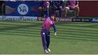 WATCH: Jos Buttler Takes One-Handed Stunner to Dismiss Shikhar Dhawan