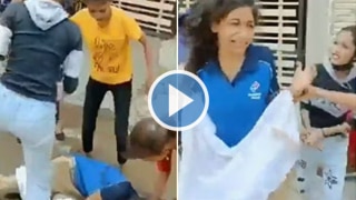 Viral Video: Domino’s Pizza Female Employee Mercilessly Beaten Up By 4 Women in Indore | Watch