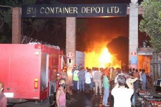 बांग्लादेश: कंटेनर डिपो में लगी आग में अबतक 49 लोगों की मौत, 300 से अधिक घायलों का इलाज जारी