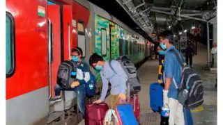 Railways Scraps Service Charge on Food Items, But Here's A Catch. IRCTC's Latest Circular Inside
