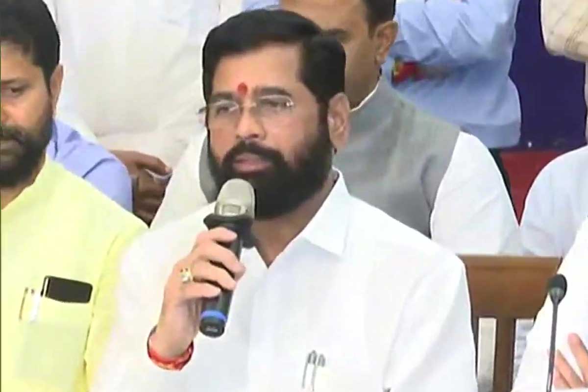 Eknath Shinde Profile : हालाखीच्या परिस्थितीमुळे अर्धवट सोडलं शिक्षण, रिक्षाचालक ते मुख्यमंत्री... असा आहे एकनाथ शिंदे यांचा थक्क करणारा प्रवास