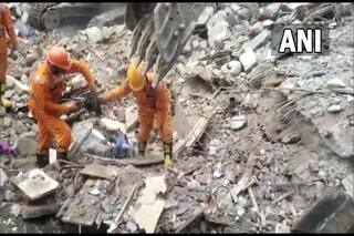 मुंबई हादसे में मृतकों की संख्या हुई 19, इमारत को जर्जर बताकर 2016 में काट दिया गया था बिजली-पानी; FIR  दर्ज