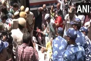 ED दफ्तर में राहुल गांधी के साथ पूछताछ जारी, कांग्रेस दफ्तर में घुसी पुलिस; BJP बोली- भ्रष्टाचार छिपाने की कोशिश | LIVE