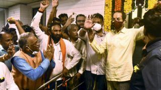 Maharashtra Political Crisis: उद्धव सरकार की बढ़ती जा रहीं मुश्किलें, विधायकों के बाद अब 17 सांसद हुए बागी