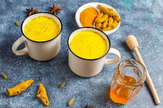 Turmeric Milk Benefits: 5 Reasons Why 'Haldi Doodh' Should Be There in Your Diet