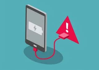 Online Fraud ALERT: Here's Why Charging Phone At Public Spots Can Be Risky? Beware of Juice Jacking