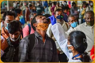 दिल्ली में कोरोना के तेजी से बढ़ते मामलों पर सरकार सख्त, जिलाधिकारियों को दिये यह निर्देश