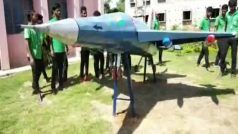 झारखंड में ग्रामीण छात्रों ने बनाया फाइटर जेट विमान, देखें तस्वीरें
