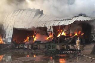 Fire Breaks Out in Godown Near Shaheed Nagar Metro Station in Ghaziabad; 12 Fire Tenders Engaged