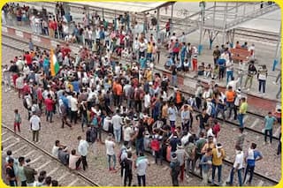 अग्निपथ योजना: हरियाणा में दूसरे दिन भी विरोध जारी, नरवाना रेलवे स्टेशन पर प्रदर्शन, कई शहरों में फूटा युवा आक्रोश