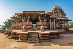 धार्मिक यात्रा: 40 साल में बना था यह मंदिर, पानी में तैरते हैं पत्थर, कारीगर के नाम से जाना गया