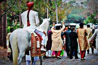 Trending News: बारात में नहीं ले गया तो नाराज हो गया दूल्हे का दोस्त, भेज दिया 50 लाख रुपये का मानहानि नोटिस