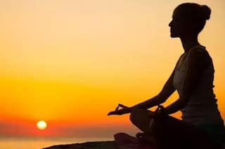 Happy International Yoga Day 2022: हर दिन सुबह शाम करें योग, निकट नहीं आएगा कभी कोई रोग...! योग दिवस पर अपनों को दें फिट रहने का संदेश