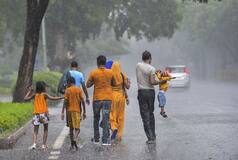 Delhi May Get Respite From Muggy Weather Today As IMD Predicts Thundershowers Towards Night