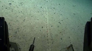 Mysterious Alien Holes Discovered 8,300 Ft Below Sea Surface, Scientists Baffled