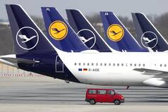 Lufthansa to Cancel 800 Flights on Friday Due to Pilots’ Strike; Over 130,000 Passengers to be Affected
