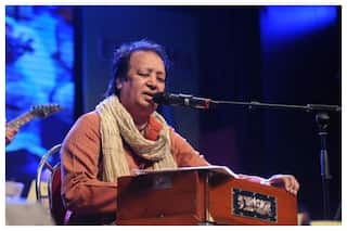 Ek Akela Iss Sheher Mein To Dil Dhoondta Hai: Bhupinder Singh's Most Iconic Melodies