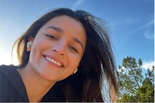 Mommy-to-be Alia Bhatt Exudes Pregnancy Glow as She Takes a Walk in The Nature