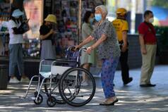 Beijing Mandates COVID Vaccines to Enter Some Public Spaces