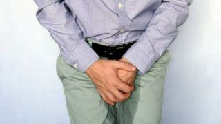 Holding Pee For Too Long? Know These 5 Dangers of Holding Your Urine