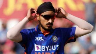 Twitterati Slam Team India Selectors as Arshdeep Singh Sits Out in 3rd ODI Against West Indies