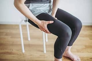 पूरे शरीर में झनझनाहट क्यों होती है? जानें झनझनाहट के कारण