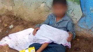 Madhya Pradesh Boy, 8, Seen Sitting With Body of 2-Year-Old Brother as Father Looks For Vehicle