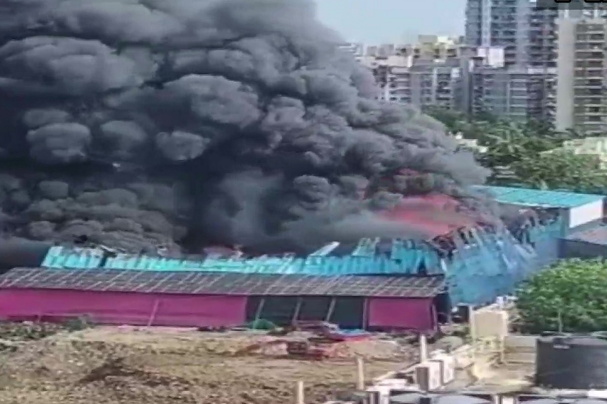 Massive Fire Breaks Out In Mumbai's Andheri, 10 Fire Tenders Rush to Spot | Details Here