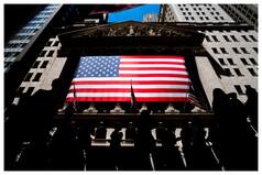US Stocks, Crude Oil Prices Fall As Markets Extend Slump