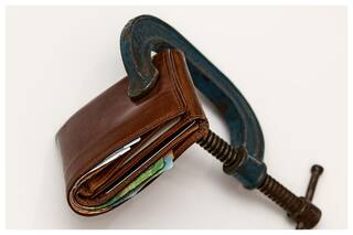 Britain's Inflation Hits Fresh 40-Year High As Fuel, Food Prices Surge