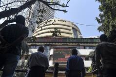 Share Market Falls For Second Consecutive Day: Sensex Slips 497 Points, Nifty Below 16485