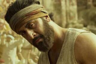 Ranbir kapoor से पापा ऋषि कपूर ने ऐसी फिल्मों को छूने से किया था मना, तो क्या मजबूरी में की 'शमशेरा' ?