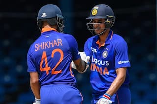 रोहित शर्मा की आक्रामक टीम इंडिया का हिस्सा नहीं बन सकते शिखर धवन, पूर्व क्रिकेटर का चौंकाने वाला बयान