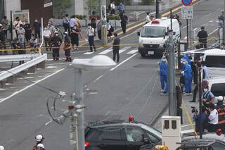 Shinzo Abe Assassinated: Doctors Say 'Bullet Penetrated Heart'; Indian Flag to Fly at Half-mast Tomorrow