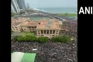 Sri Lanka Crisis: पीएम विक्रमसिंघे ने दिया इस्तीफा, जनता के भारी विरोध प्रदर्शनों के बीच श्रीलंका में गहराया संकट