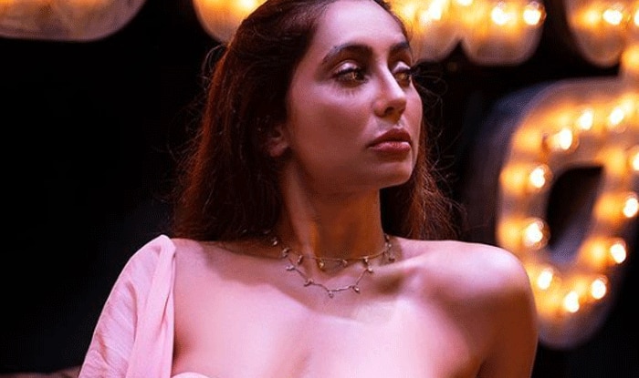 करण कुंद्रा की एक्स गर्लफ्रेंड ने कराया बोल्ड फोटोशूट, लोग बोले- उफ्फ! हमें प्यार हो गया