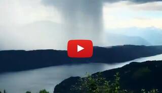 Viral Video: कभी बादल फटते हुए देखा है आपने! कैमरे में कैद हुआ ये लाइव नजारा, हिल ना जाओ तो कहना- देखें वीडियो